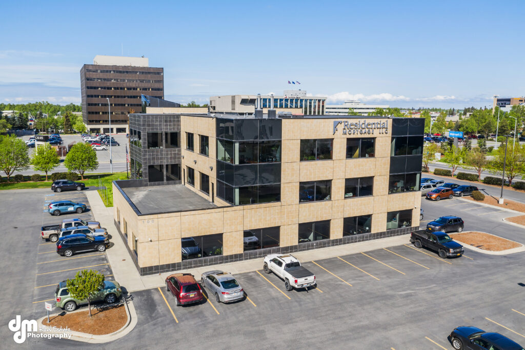 Commerce Building | 100 Calais Drive