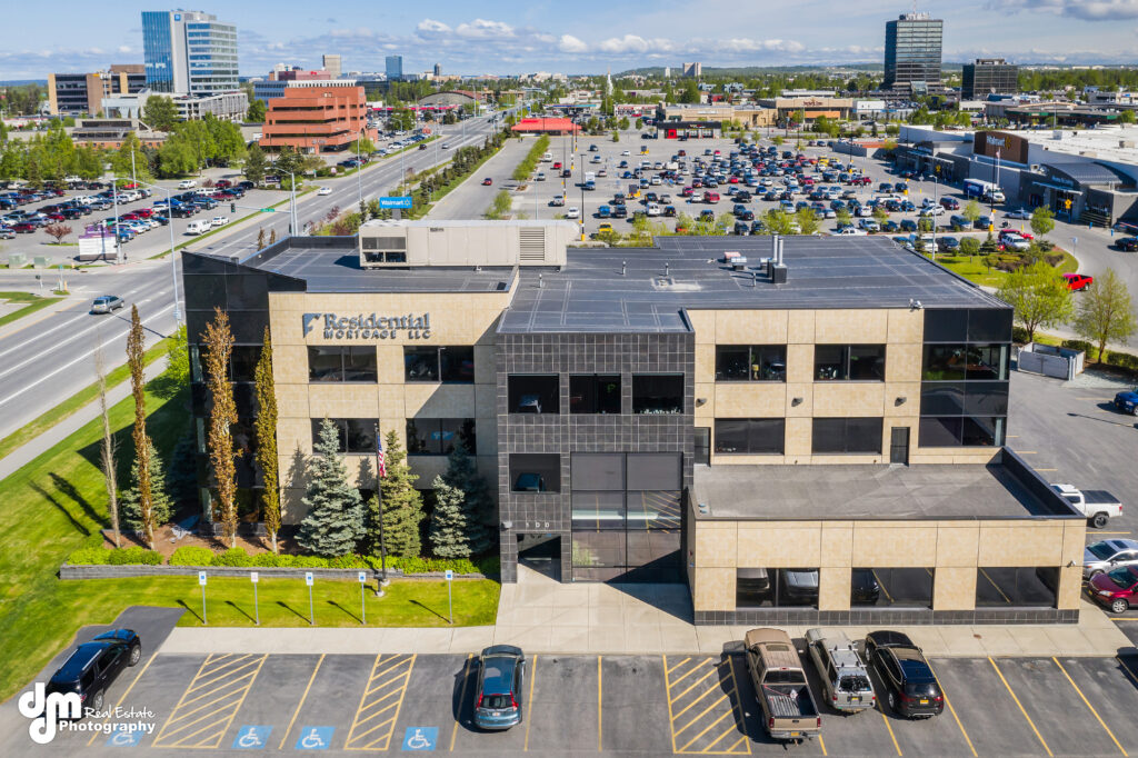 Commerce Building | 100 Calais Drive