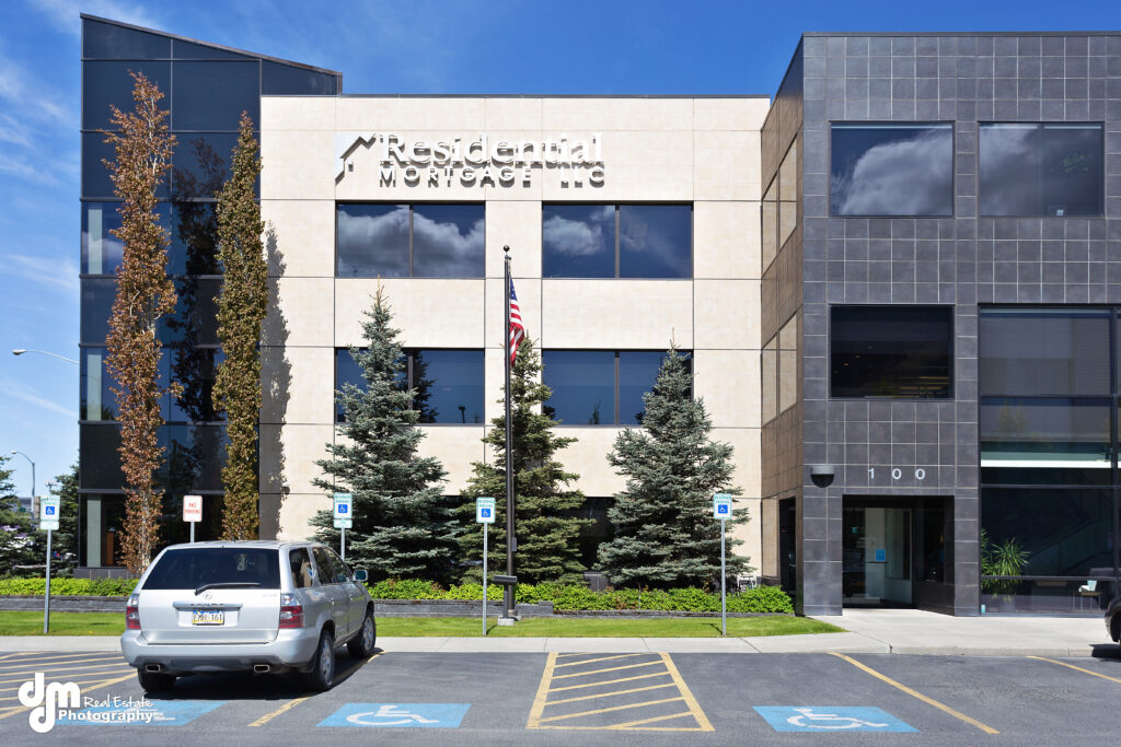 Commerce Building | 100 Calais Drive