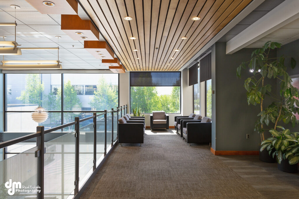 Commerce Building | 100 Calais Drive